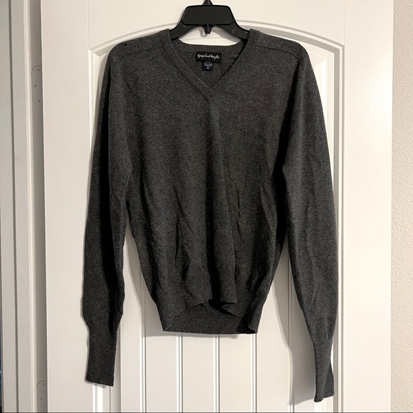 100% Cashmere Men’s Sweater V-Neck Grey Pullover Giorgio Sant’Angelo Size S NEW - Picture 3 of 6